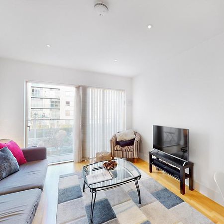 Lovely 1 Bed Apartment In Streatham London Exterior photo