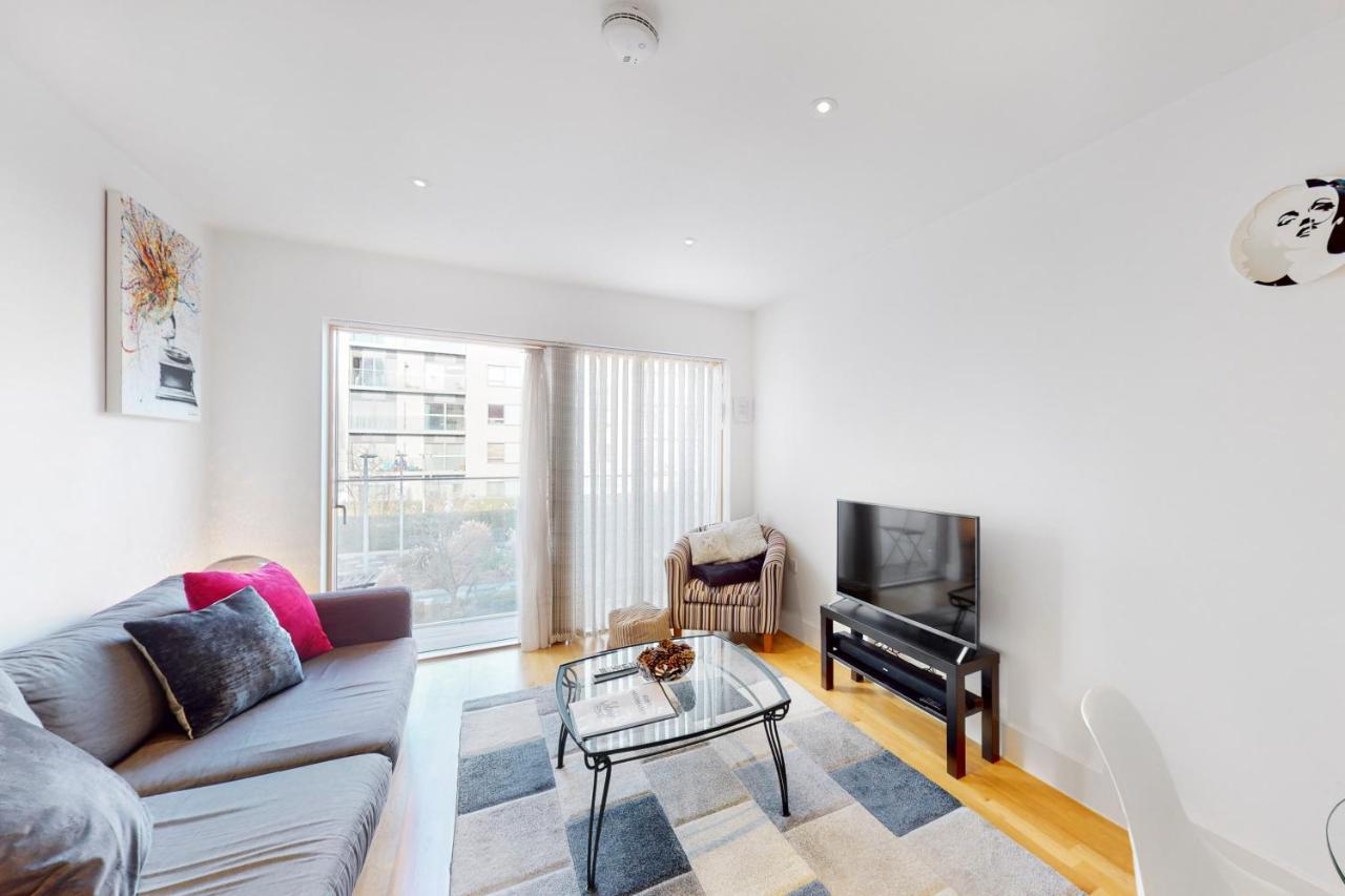 Lovely 1 Bed Apartment In Streatham London Exterior photo